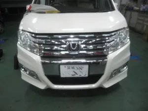 車検時のガラスリペア ホンダステップWGN